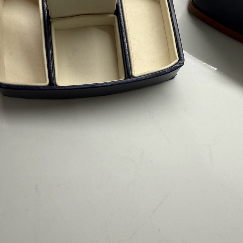 WOLF Black and Brown Leather Case - Picture 9 of 9